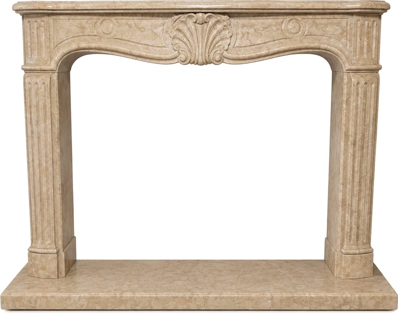 Camino classico beige con conchiglia centrale — Marmo beige venato, finitura levigata